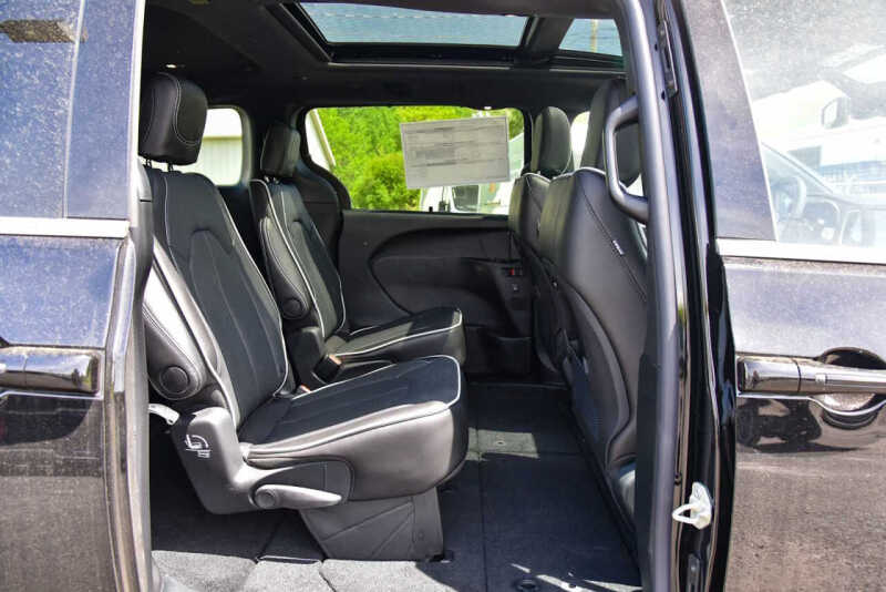 2027 Chrysler Pacifica Limited