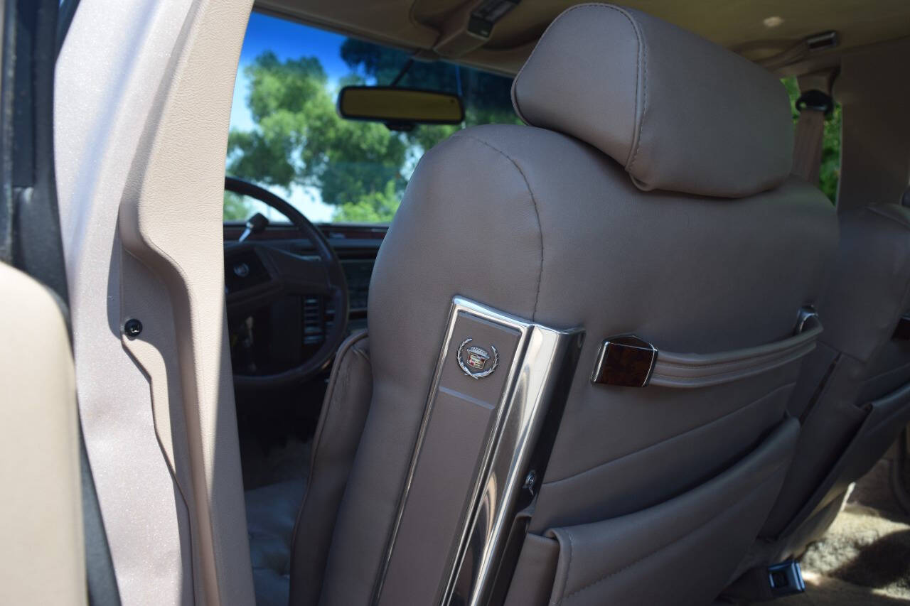 1991 Cadillac Brougham 138