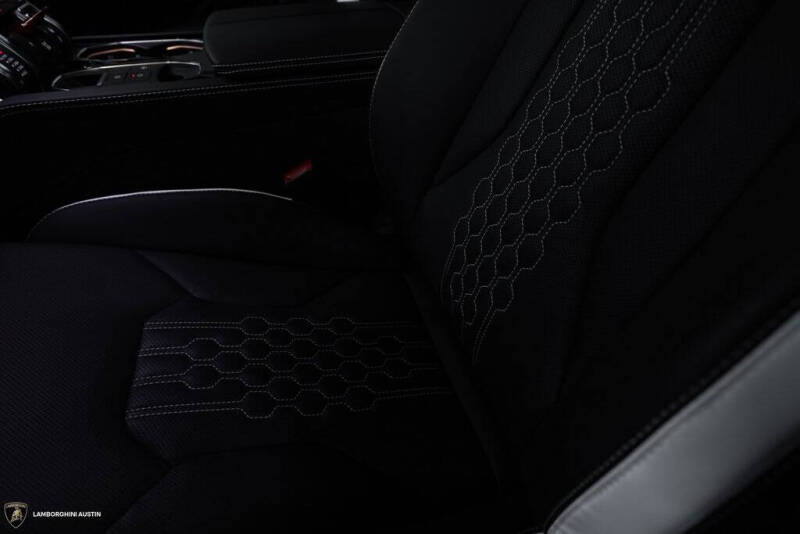 2023 Lamborghini Urus S