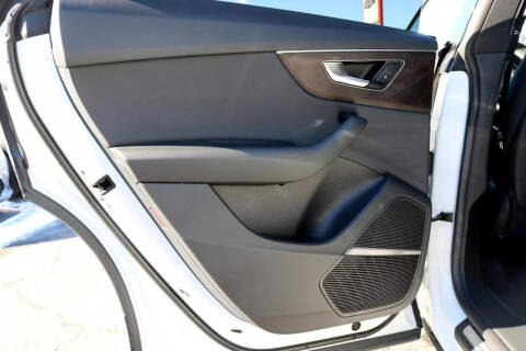 2020 Audi Q8 quattro Premium Plus 55 TFSI