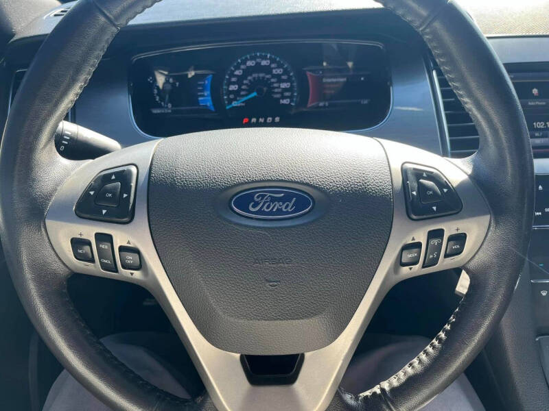 Image 5 of 2014 Ford Taurus SEL