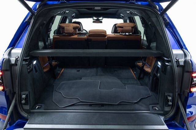 2023 BMW X7 M60i