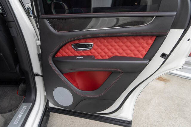 2021 Bentley Bentayga 41