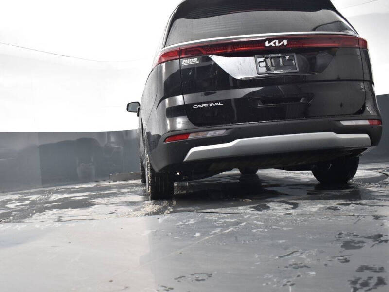 2024 Kia Carnival EX