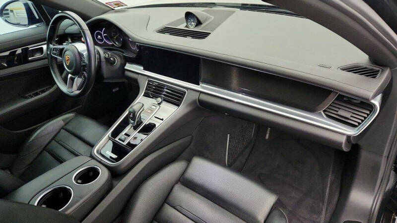 2019 Porsche Panamera 4 E-Hybrid