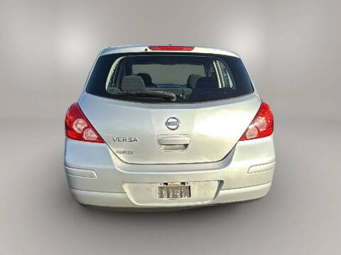 2010 Nissan Versa 1.8 S