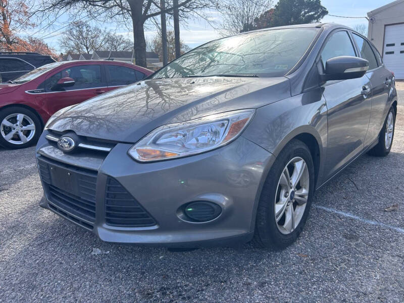 2014 Ford Focus SE photo 2