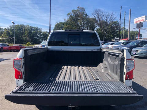 2017 Nissan Titan SV