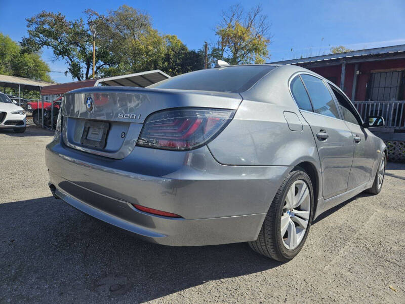 2009 BMW 5 Series 528i photo 4