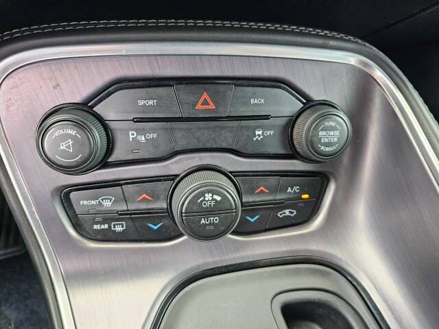 2015 Dodge Challenger SXT