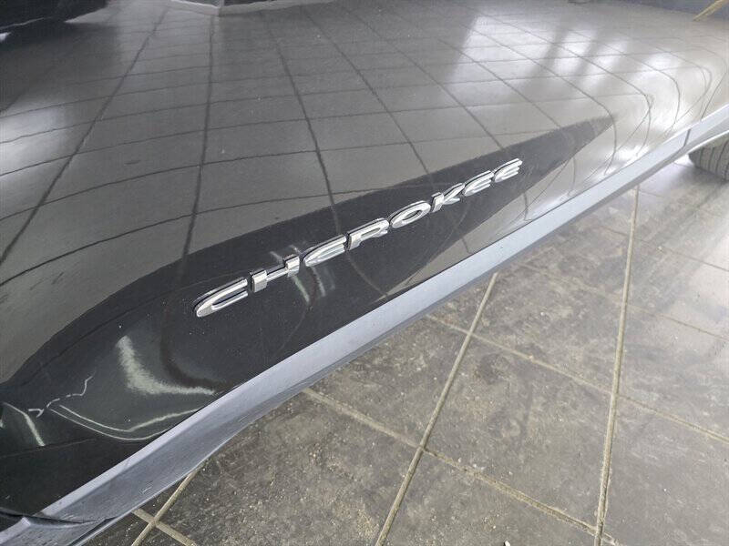 2016 Jeep Cherokee Sport