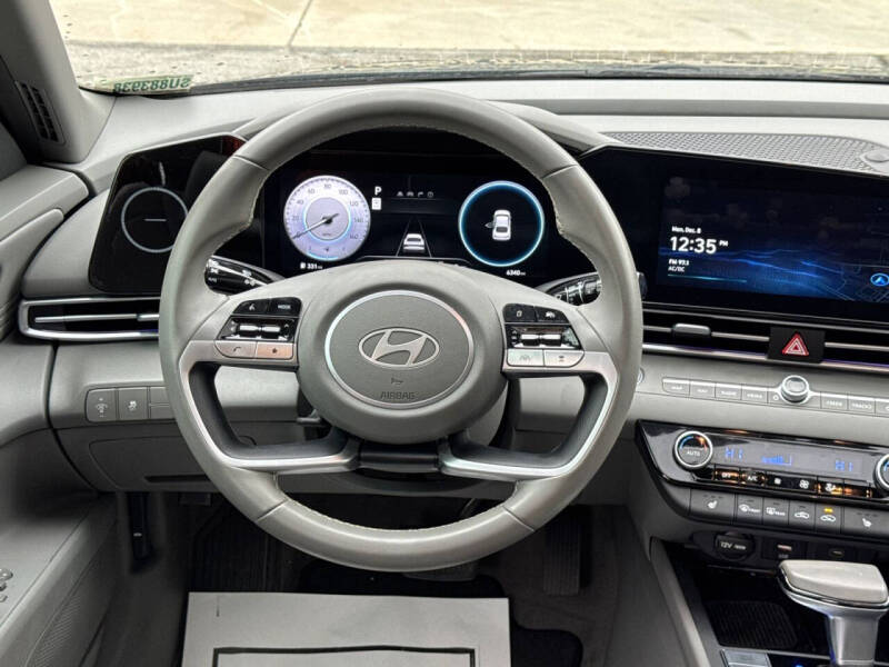 2025 Hyundai Elantra SEL Convenience