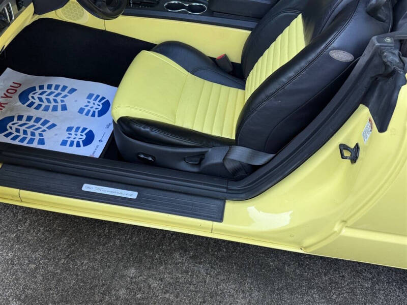 2002 Ford Thunderbird Deluxe