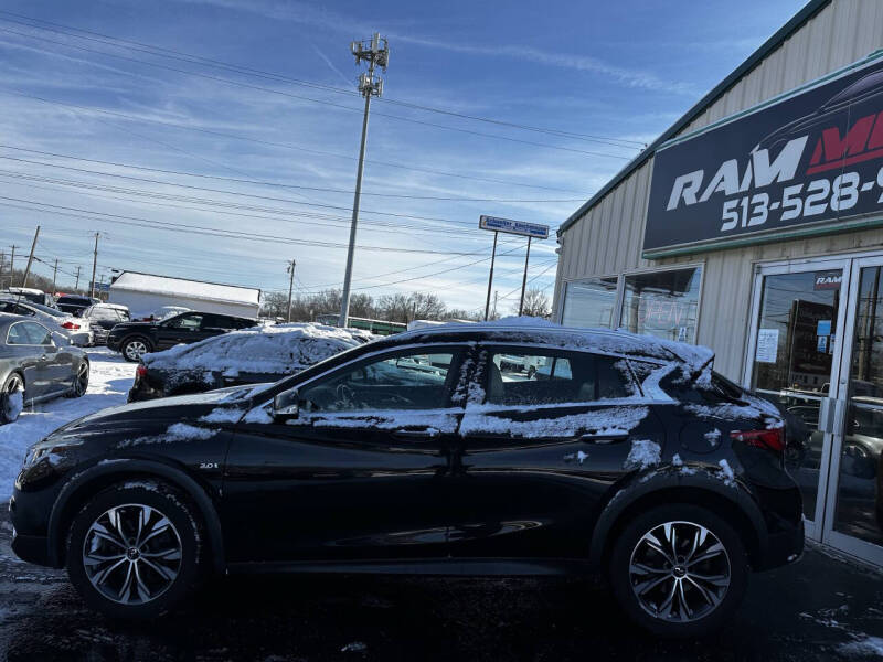 2017 Infiniti QX30 Premium