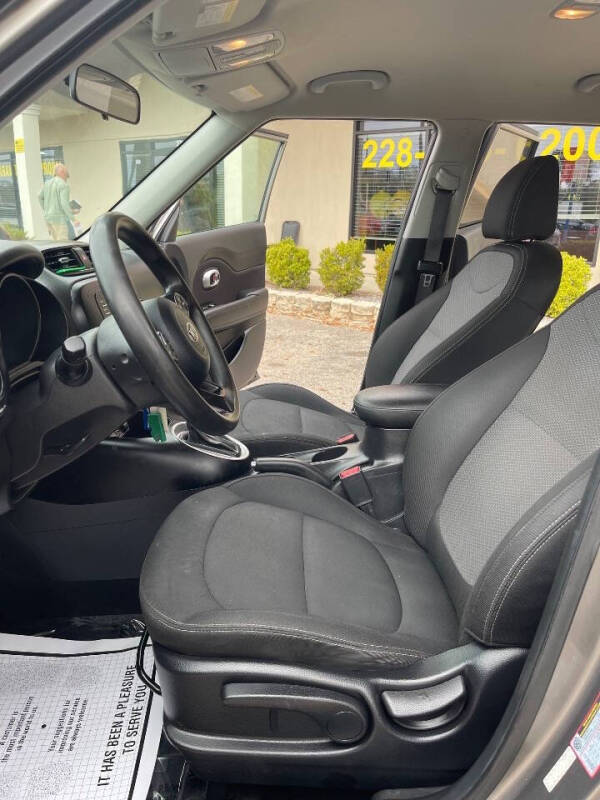 2017 Kia Soul +