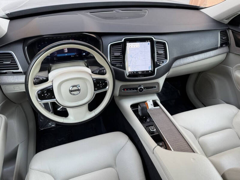 2023 Volvo XC90 B5 Plus Bright Theme