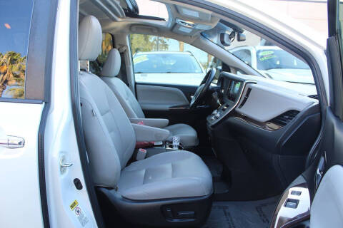2015 Toyota Sienna