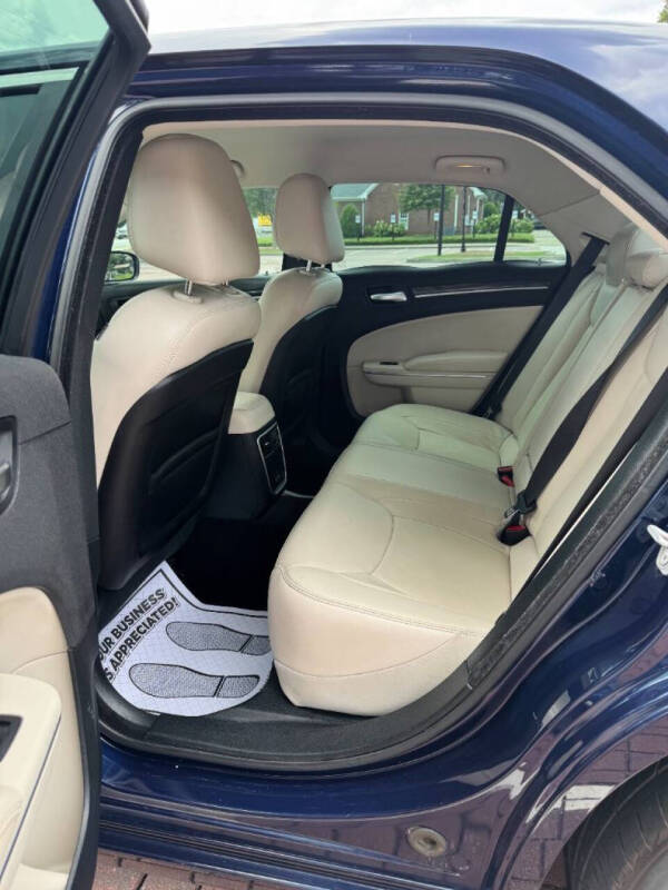 2017 Chrysler 300 Limited