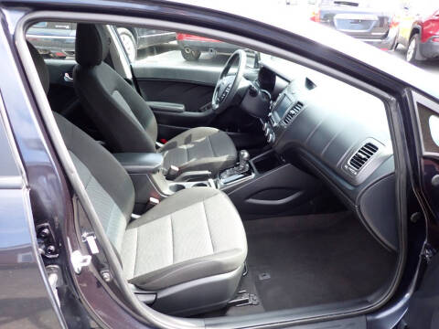 2017 Kia Forte5 LX