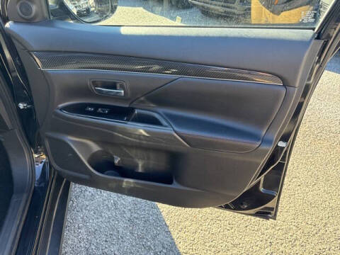 2020 Mitsubishi Outlander LE