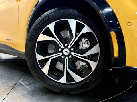 2022 Ford Mustang Mach-E Premium