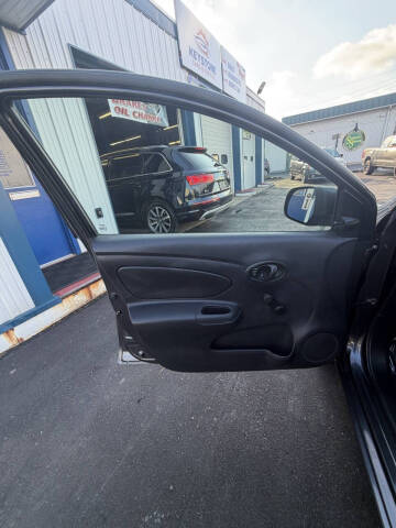 2015 Nissan Versa 1.6 S