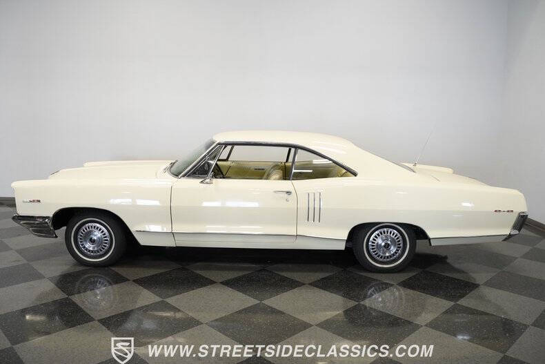 1966 Pontiac 2+2