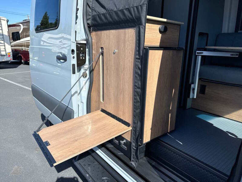 2025 Mercedes-Benz Sprinter