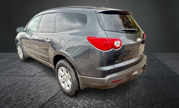 2011 Chevrolet Traverse LS