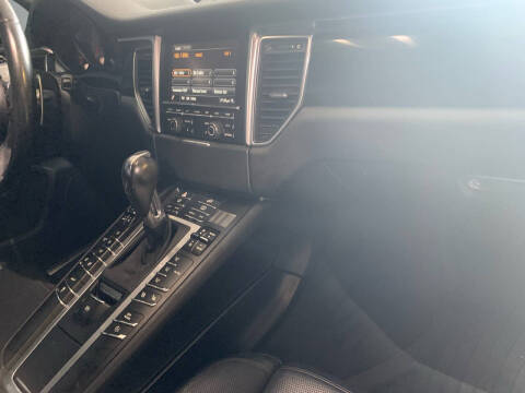 2015 Porsche Macan S