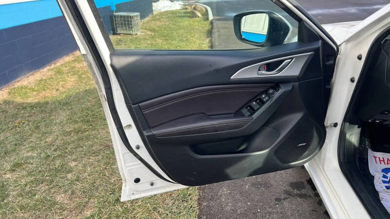 2018 Mazda MAZDA3 Touring