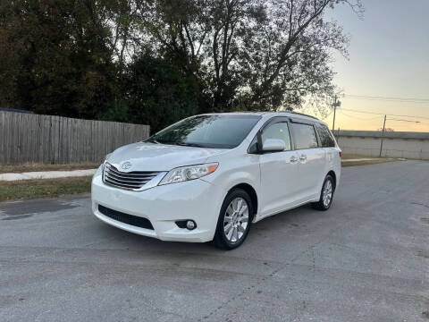 2015 Toyota Sienna XLE 7-Passenger