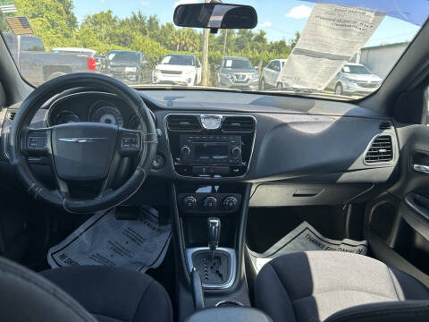 2013 Chrysler 200 LX