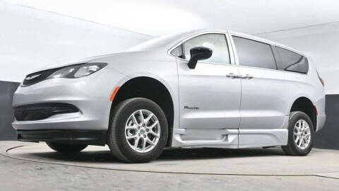 2024 Chrysler Voyager LX