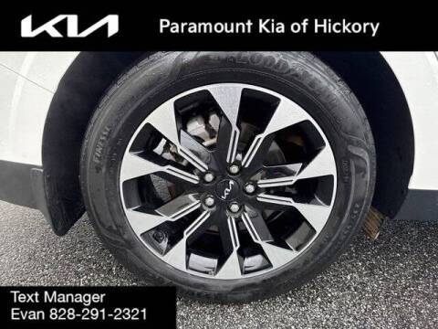 2024 Kia Carnival EX