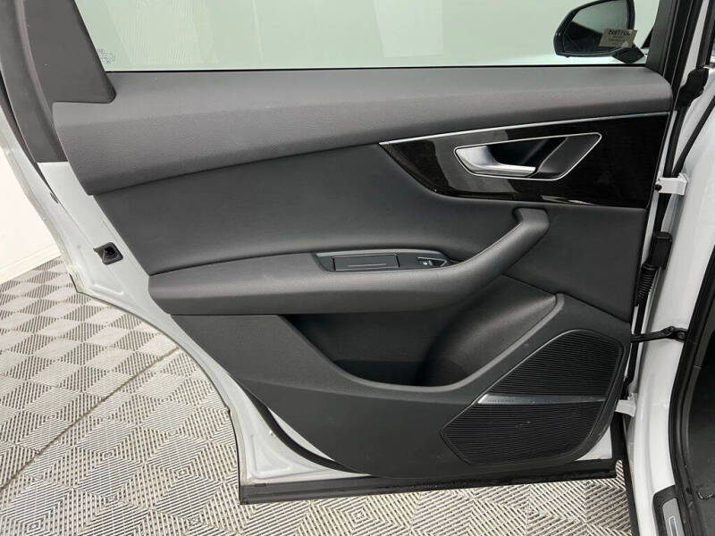 2022 Audi Q7 quattro Premium Plus 55 TFSI