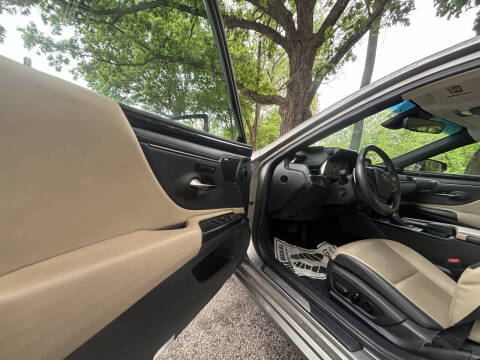 2021 Lexus ES 300h