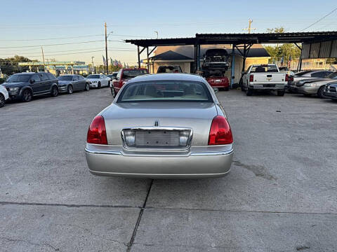 2007 Lincoln Town Car Signature