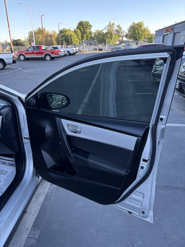 2017 Toyota Corolla LE