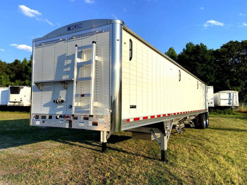 2026 Wilson Hopper Bottom