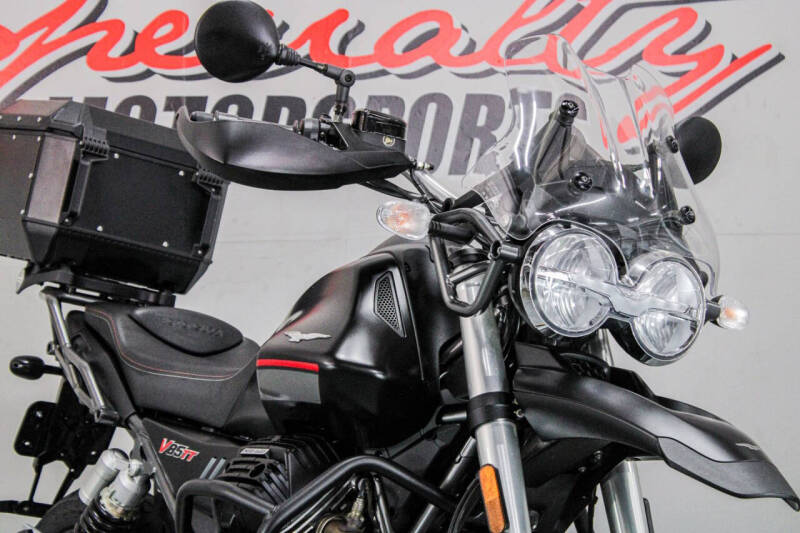 2022 Moto Guzzi V85TT