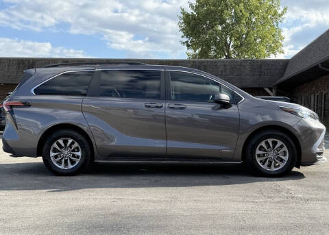 2021 Toyota Sienna LE 8-Passenger