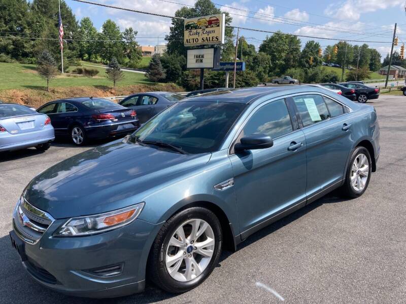 2010 Ford Taurus for sale at Ricky Rogers Auto Sales in Arden NC