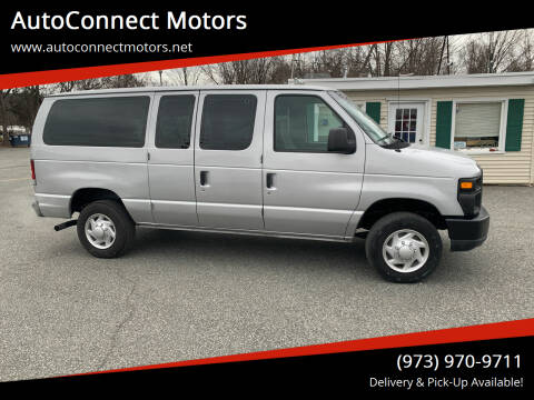 2008 Ford E-Series Wagon for sale at AutoConnect Motors in Kenvil NJ