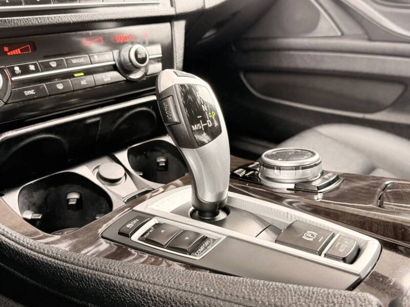 2015 BMW 5 Series 528i