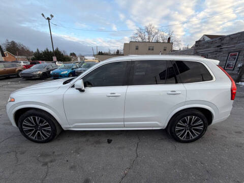 2020 Volvo XC90 T6 Momentum 7-Passenger