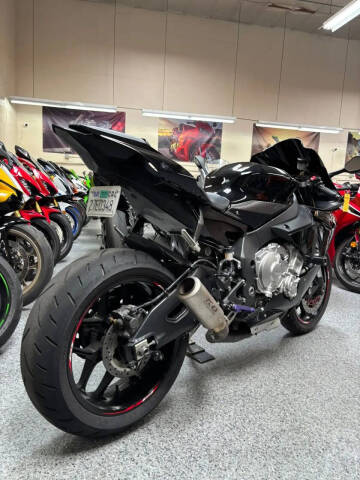 2015 Yamaha YZF-R1