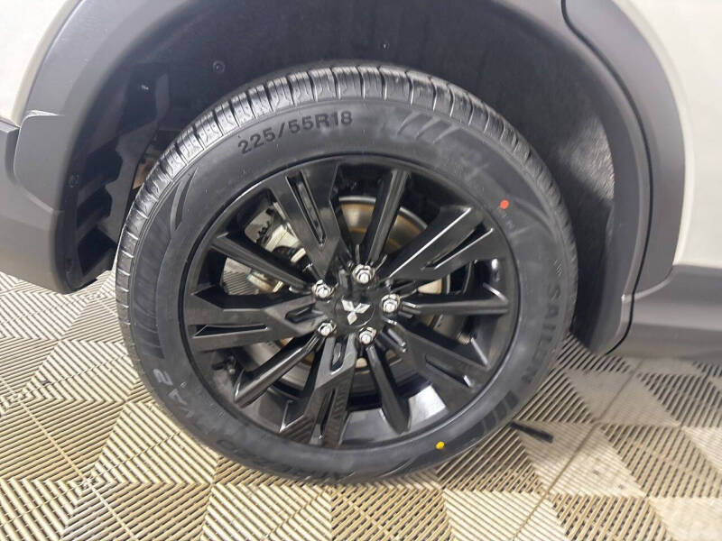 2025 Mitsubishi Eclipse Cross LE