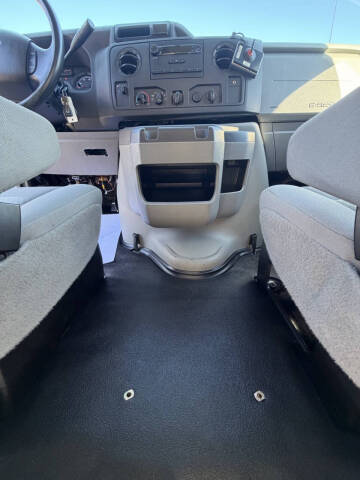 2016 Ford E-Series E-350 SD