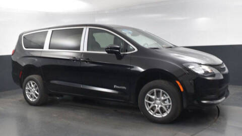 2025 Chrysler Voyager LX